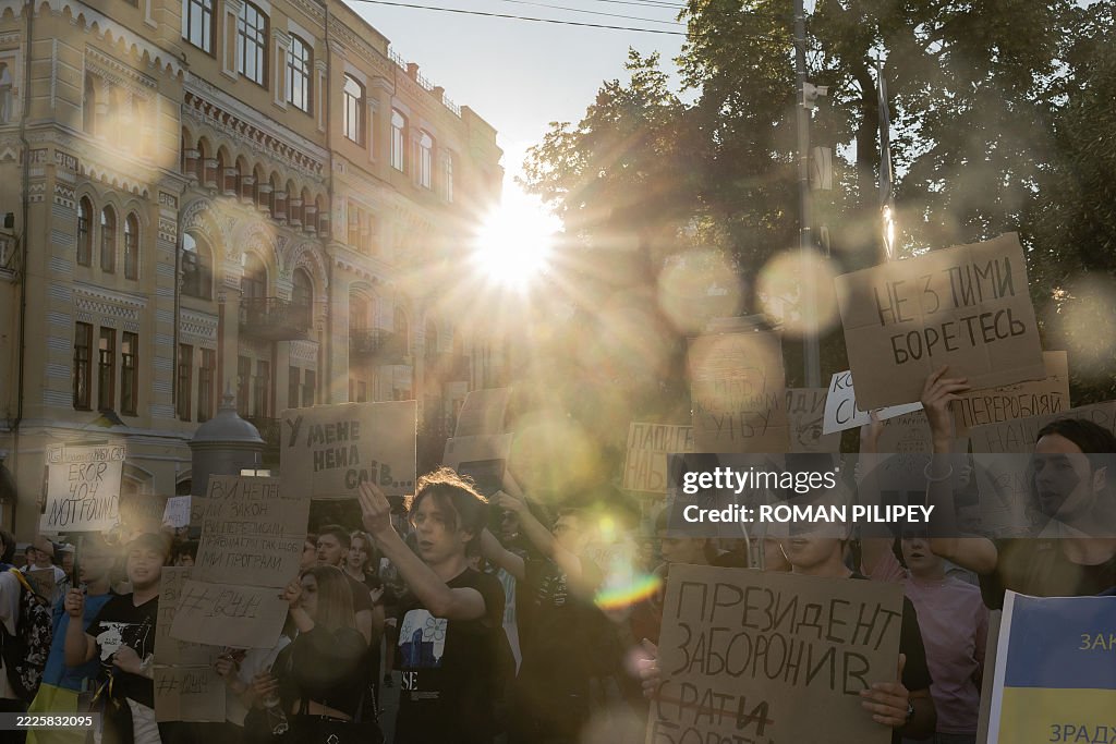 UKRAINE-RUSSIA-CONFLICT-WAR-CORRUPTION-POLITICS