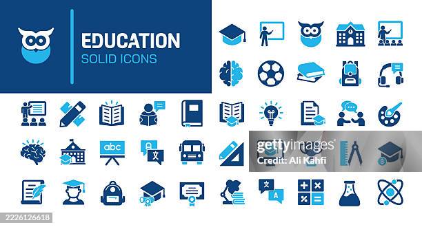 ilustraciones, imágenes clip art, dibujos animados e iconos de stock de iconos sólidos de glifos educativos. contiene una colección de iconos sólidos de escuela, universidad, aprendizaje. ilustración vectorial. píxel perfecto sobre fondo blanco limpio - edificio escolar