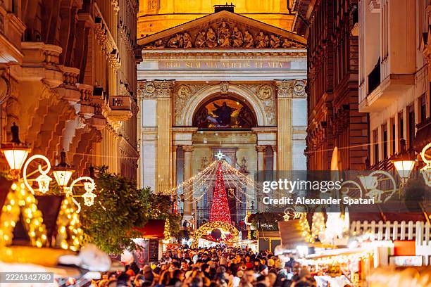 st. stephen's basilica and streets of budapest old town decorated for christmas, budapest, hungary - basilica stock pictures, royalty-free photos & images
