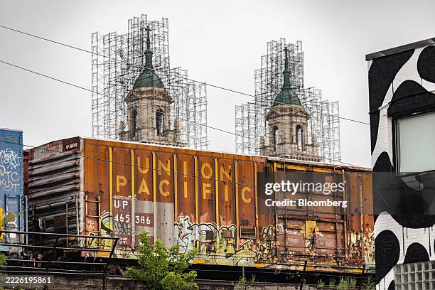 Union Pacific Container 2,047 Union Pacific Railroad Stock Photos, High-Res Pictures, and ...