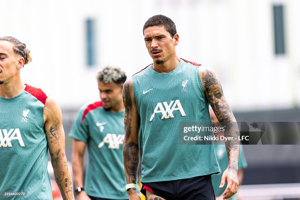 Slot leaves Díaz and Núñez out of the squad for friendly against AC Milan