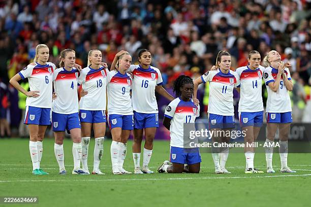 England players look on during the penalty shootout during the UEFA Women's EURO 2025 Final match between England and Spain at St. Jakob-Park on July...