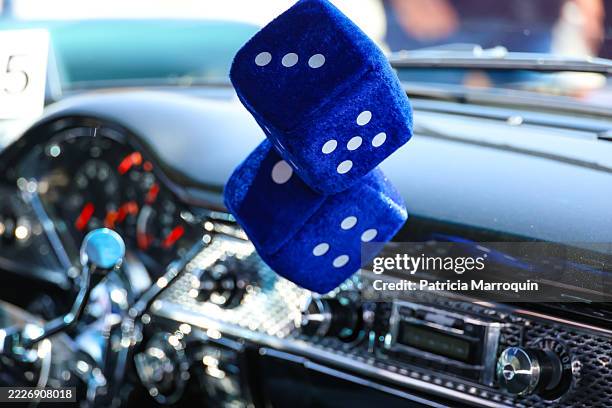 blue fuzzy dice in retro car - gear shift classic car photos et images de collection