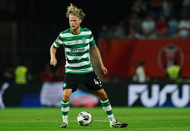 Morten Hjulmand of Sporting CP in action during the Portuguese Super Cup match between Sporting CP and SL Benfica at Estadio Algarve on July 31, 2025...
