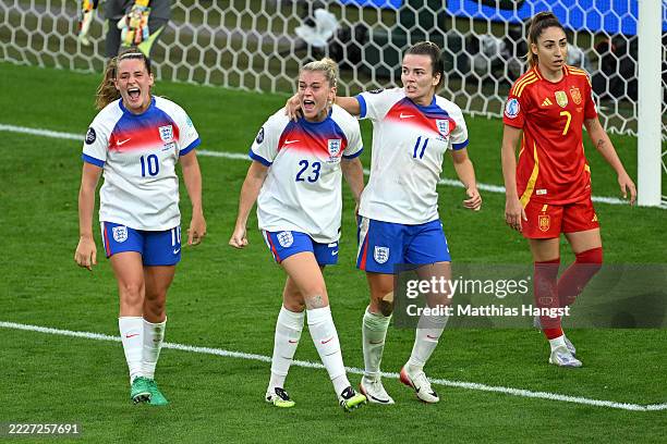 Alessia Russo of England celebrates scoring her team's first goal with teammates Ella Toone and Lauren Hemp during the UEFA Women's EURO 2025 Final...