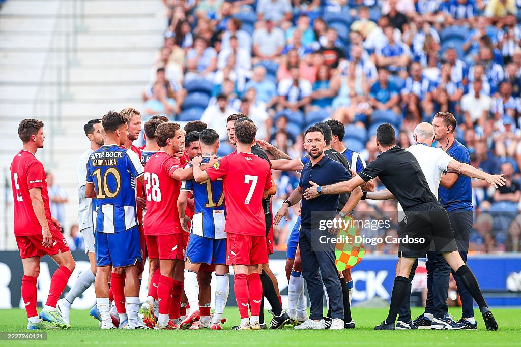 FC Twente loses prestigious friendly in Porto after red card for Ünüvar