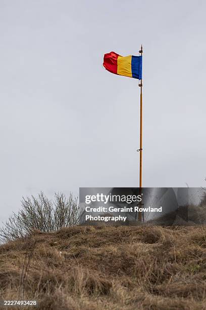 travel romania, eastern europe - bandeira da roménia imagens e fotografias de stock