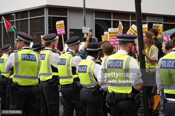 Orpington Riots Opposing groups gather outside Barbican Thistle Hotel on August 2 in ...