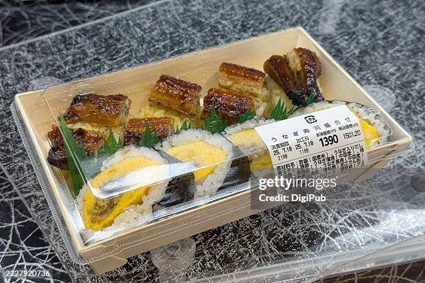 unagi sushi assortment bento - dashimaki tamago fotografías e imágenes de stock