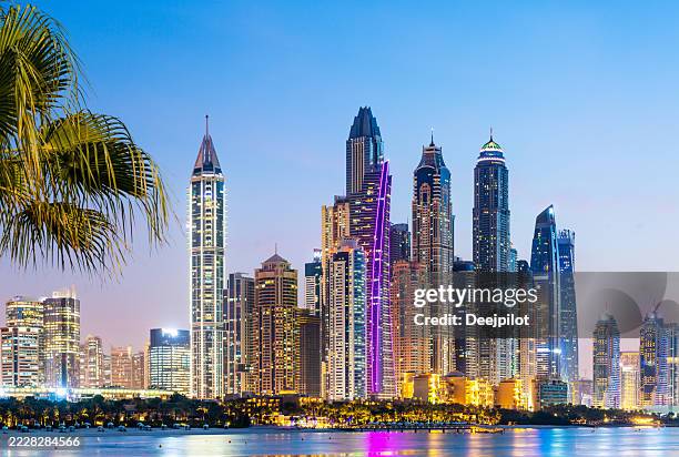 dubai marina skyline at sunset, united arab emirates - dubai bildbanksfoton och bilder