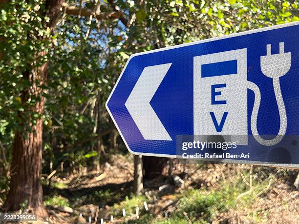 Ev Chargepoint Sign 3,836 Ev Charging Sign Stock Photos, High-Res Pictures, and Images ...