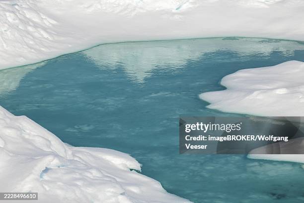 drift ice, sea ice, sea, faksevagen, spitsbergen, svalbard - icecap stock pictures, royalty-free photos & images