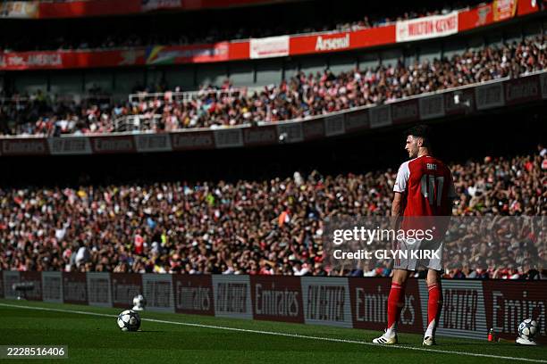 Arsenal's English midfielder Declan Rice prepares to take a corner during the pre-season friendly football match between Arsenal and Athletic Bilbao...