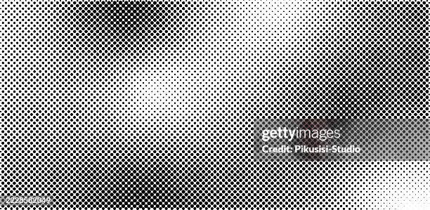 illustrazioni stock, clip art, cartoni animati e icone di tendenza di texture sfumata in bianco e nero mezzitoni, sfondo semitono punteggiato astratto in monocromatico - collegare i puntini