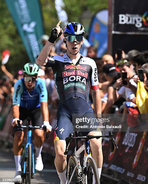Roger Line 523 Roger Adriá Stock Photos, High-Res Pictures, and Images - Getty Images