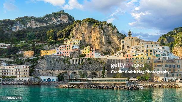 a pleasant summer day at amalfi coast - costiera amalfitana foto e immagini stock