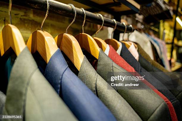 3.497 Bilder und Stockfotos zu Jacke Aufhängen