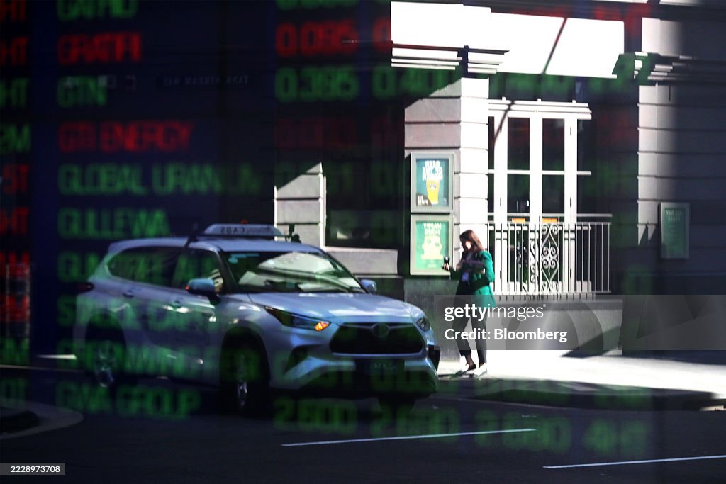 Australian Stocks Extend Gains After RBA Cuts Rates as Expected