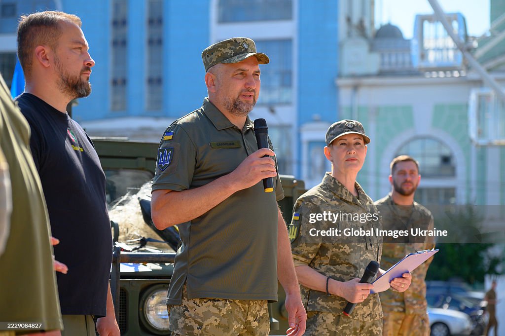 Exhibition Of Photos Dedicated To The 24Th Mechanized Brigade Opened In Kyiv