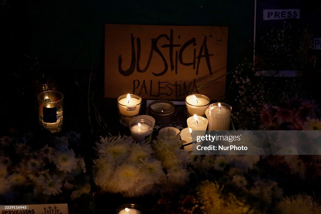 Journalists In Mexico Protest The Killing Of Al Jazeera Journalists By The Israeli Army