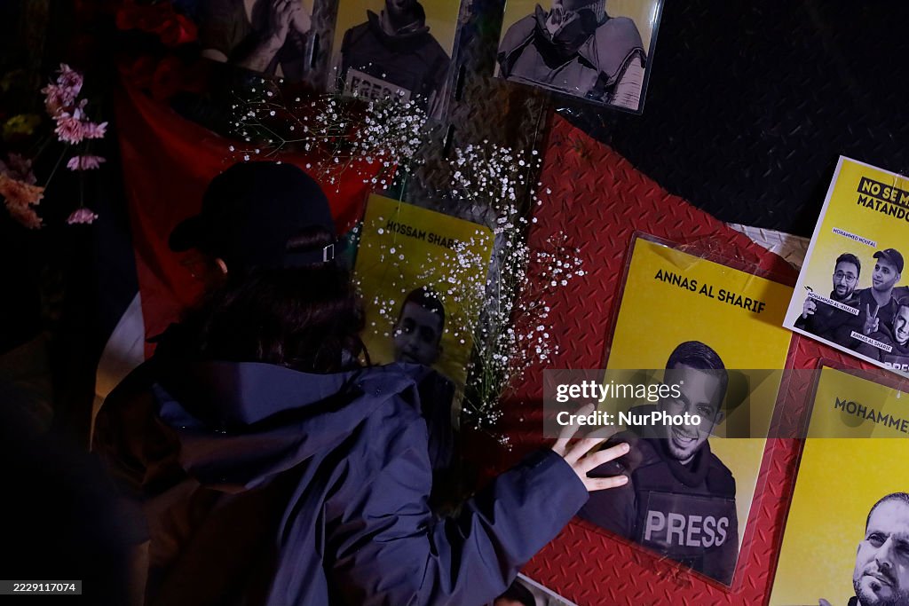 Journalists In Mexico Protest The Killing Of Al Jazeera Journalists By The Israeli Army