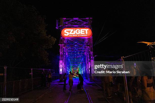 Sziget Bridge 5,783 Sziget Music Festival In Budapest Stock Photos, High-Res Pictures ...