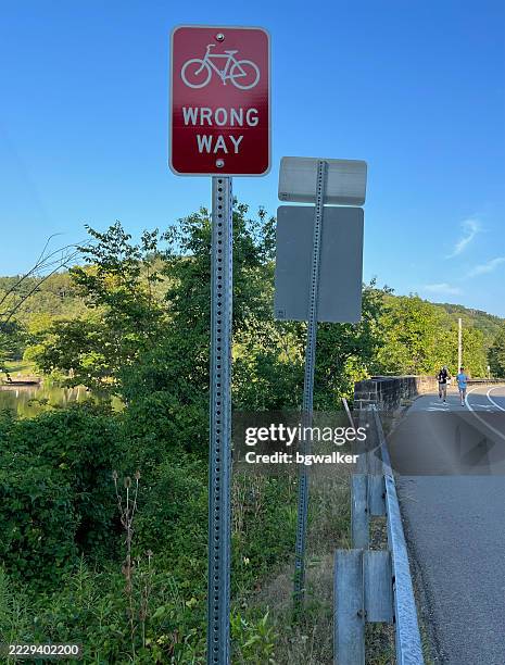 3,332 Wrong Way Stock Photos, High-Res Pictures, and Images