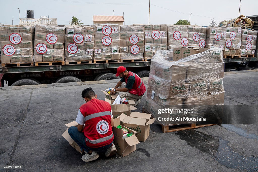 Members of 'The Elders' NGO Arrive in Rafah To Inspect Aid Warehouses and Border Crossings