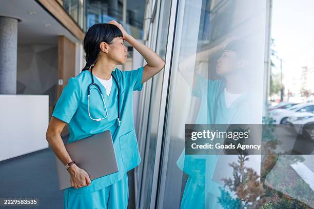 Doctor Crying Over Computer 519 Frustration Computer Doctor Stock Photos, High-Res Pictures, and ...
