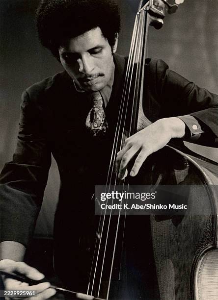 Larry Ridley 15,106 Black And White Bow Stock Photos, High-Res Pictures, and Images ...