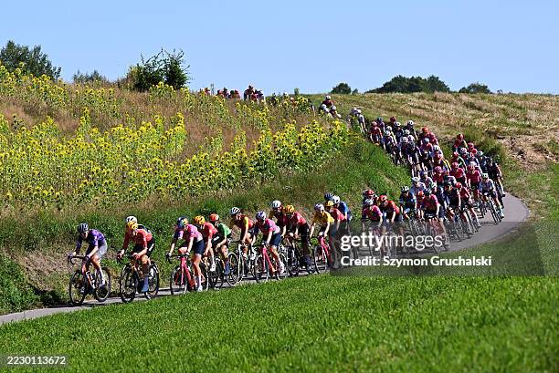 Zoe Backstedt of Great Britain and Team CANYON//SRAM zondacrypto, Kamilla Aasebo of Norway and Team Uno-X Mobility, Tiffany Cromwell of Australia and...