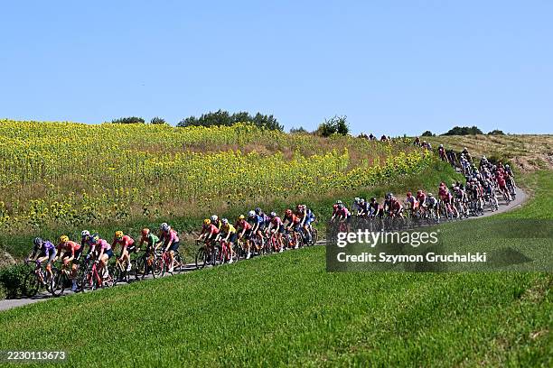 Zoe Backstedt of Great Britain and Team CANYON//SRAM zondacrypto, Kamilla Aasebo of Norway and Team Uno-X Mobility, Tiffany Cromwell of Australia and...