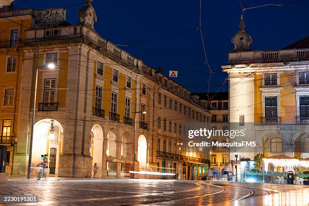 ciudad de lisboa de noche - europeo del sur fotografías e imágenes de stock