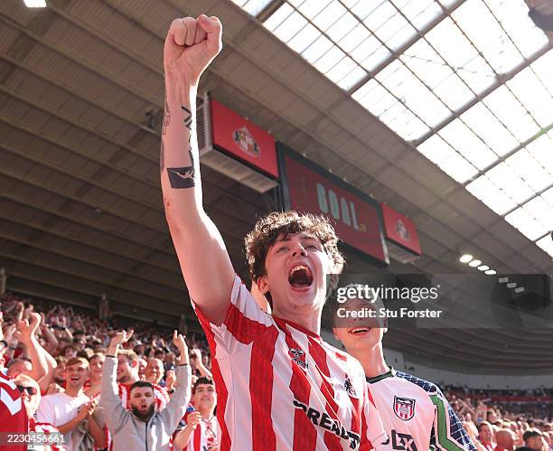 Sunderland supporters celebrate the third goal during the Premier League match between Sunderland and West Ham United at Stadium of Light on August...