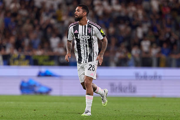 Douglas Luiz of Juventus looks on during the pre-season friendly match between Atalanta BC and Juventus FC at Bergamo Stadium on August 16, 2025 in...