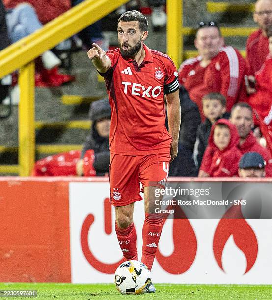 Shinnie 4,080 Graeme Shinnie Stock Photos, High-Res Pictures, and Images ...