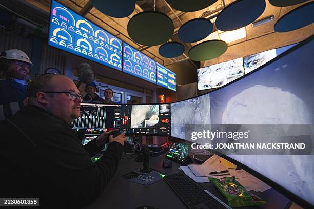 Control Room Screen Mining 280 Mining Control Room Stock Photos, High-Res Pictures, and Images ...