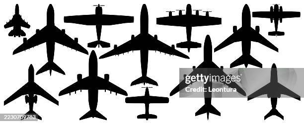 illustrations, cliparts, dessins animés et icônes de plans vus d’en haut ou d’en bas - avion de chasse