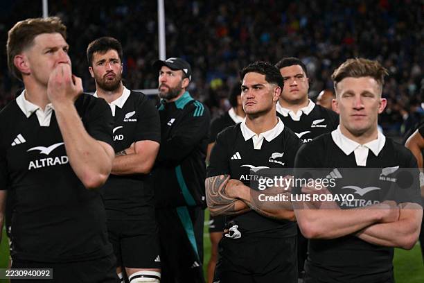 New Zealand's All Blacks players react after losing the Rugby Championship 2025 match between Argentina and New Zealand at the Jose Amalfitani...