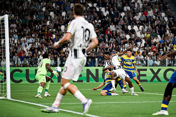Jonathan David of Juventus FC scores goal during the Serie A match between Juventus FC and Parma Calcio 1913 at Allianz Stadium on August 24, 2025 in...