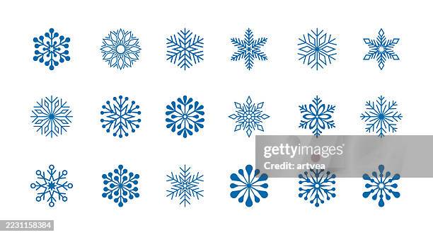 ilustraciones, imágenes clip art, dibujos animados e iconos de stock de conjunto de copos de nieve. colección de símbolos de iconos vectoriales de copo de nieve - cristal de hielo