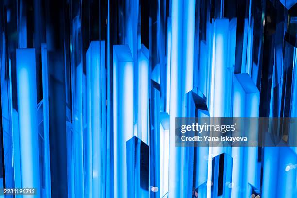 abstract blue crystal background - nanomedizin stock-fotos und bilder