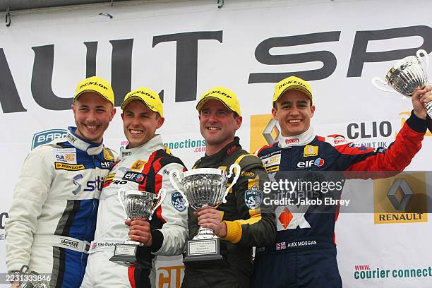 Mike Bushell Racing 6 667 Renault Clio Cup Stock Photos, High-Res Pictures, and Images ...