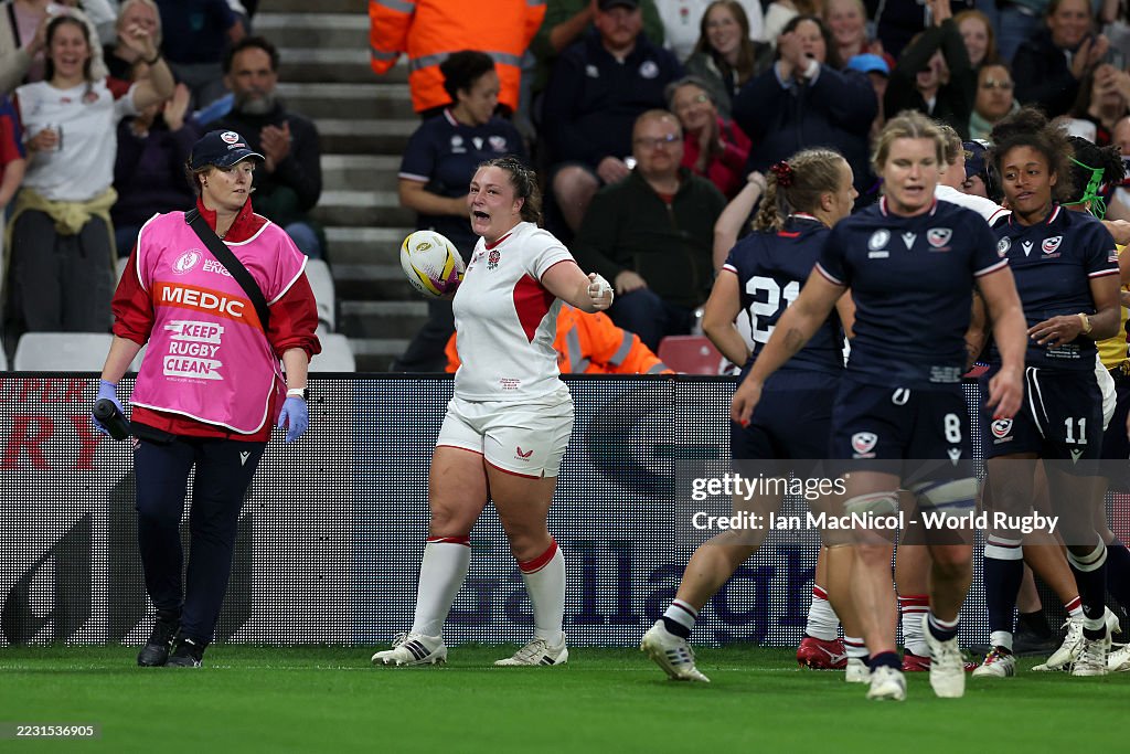 Amy Colcayne Rugby Amy Cokayne of England celebrates scoring her team's seventh try ...