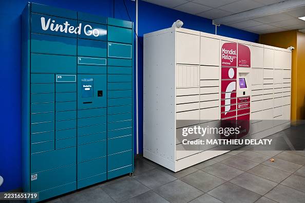 Parcel Collection Point Sign Lockers pickup parcel collection points VINTED GO and MONDIAL RELAY ...