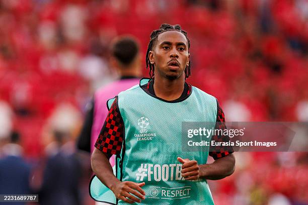 Leandro Barreiro of SL Benfica warming up prior to the UEFA Champions League Play Off 2nd Leg match between SL Benfica and Fenerbahçe SK at Estádio...