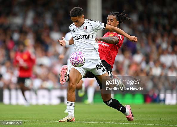 Fulham v Manchester United - Premier League Fulham v Manchester United - Premier League