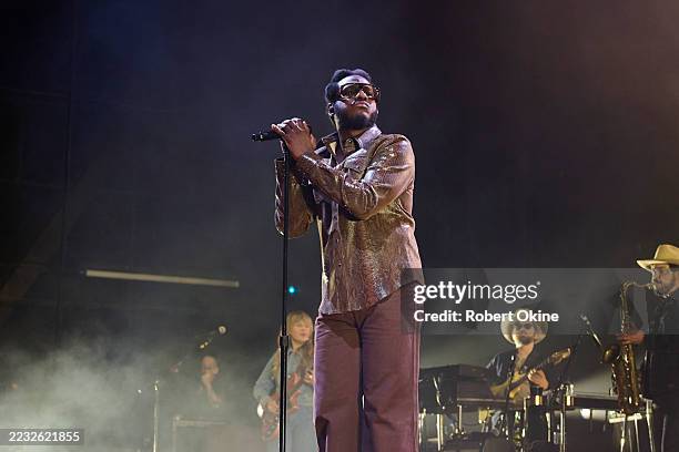 Leon Bridges And Charley Crockett Performs At Budweiser Stage, Foto jornalística