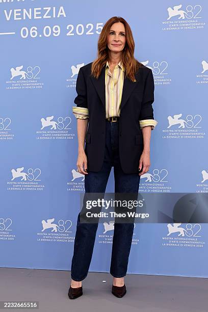 Julia Roberts attends the "After The Hunt" photocall during the 82nd Venice International Film Festival on August 29, 2025 in Venice, Italy.