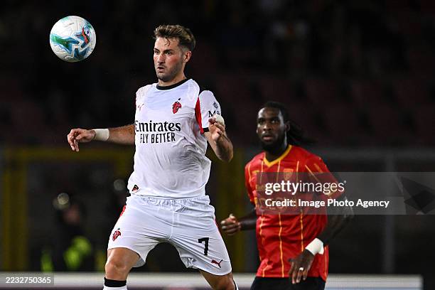 Santiago Gimenez of Milan in action during the Serie A match between US Lecce and AC Milan at Stadio Via del Mare on August 29, 2025 in Lecce, Italy.